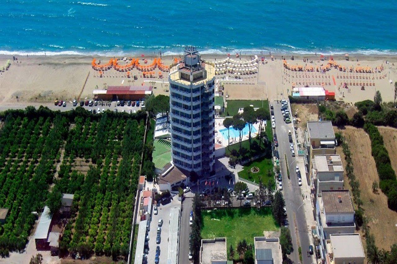 Torre Del Sole Hotel Terracina Bagian luar foto